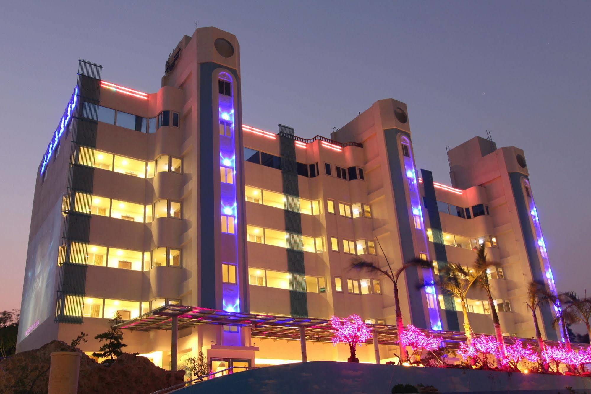 Clownfish Resort Hengchun Exterior photo