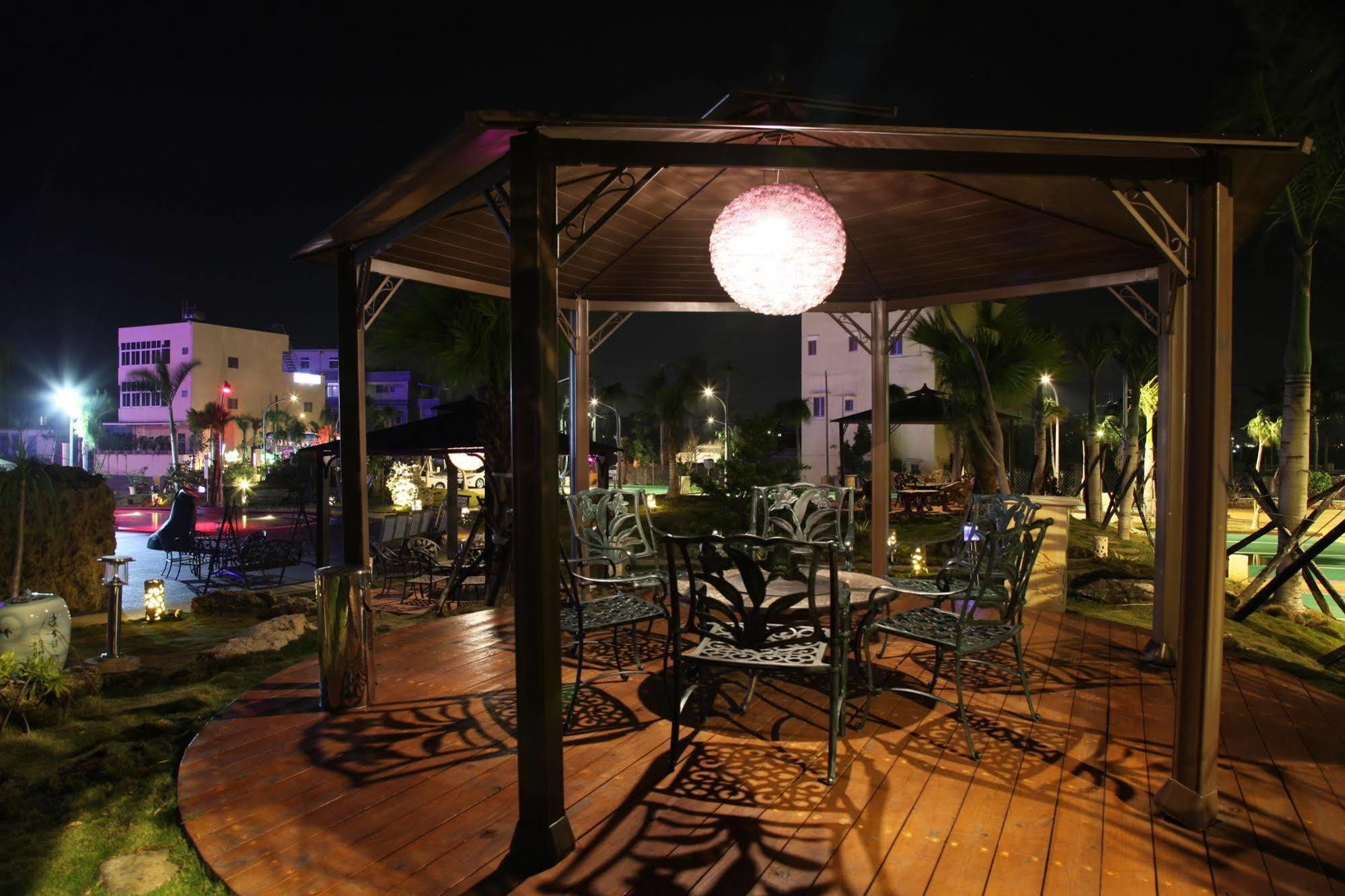 Clownfish Resort Hengchun Exterior photo