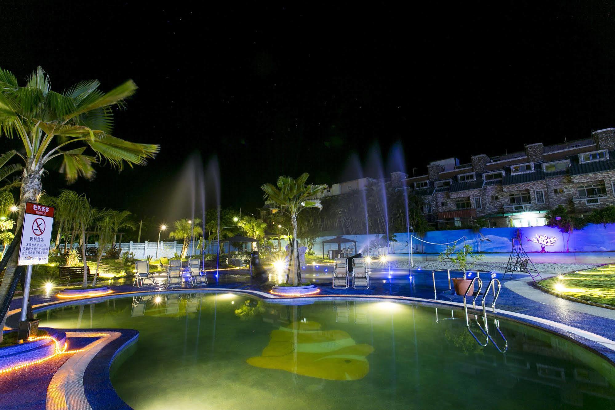 Clownfish Resort Hengchun Exterior photo