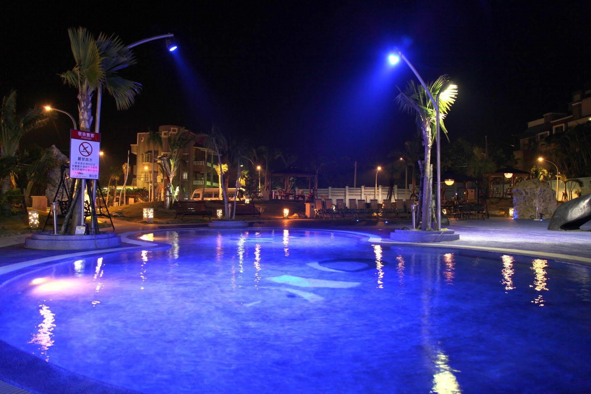 Clownfish Resort Hengchun Exterior photo